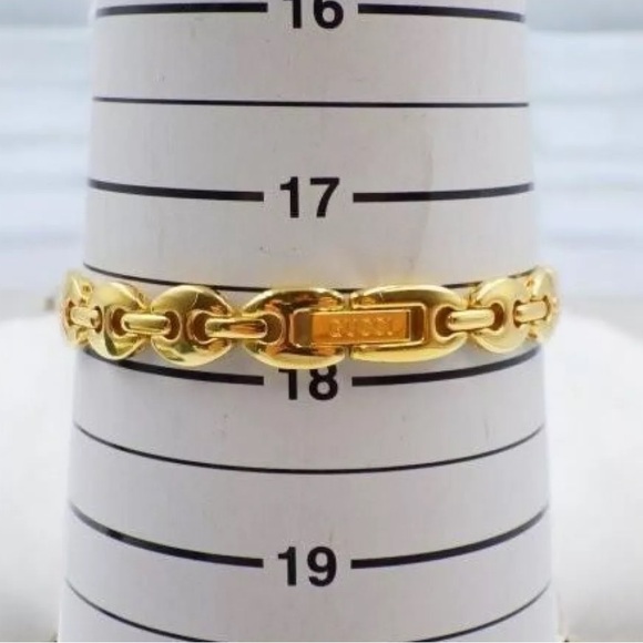 Gorgeous 14k Gold Plated GUCCI Luxury Watch 🌸 - Picture 6 of 7